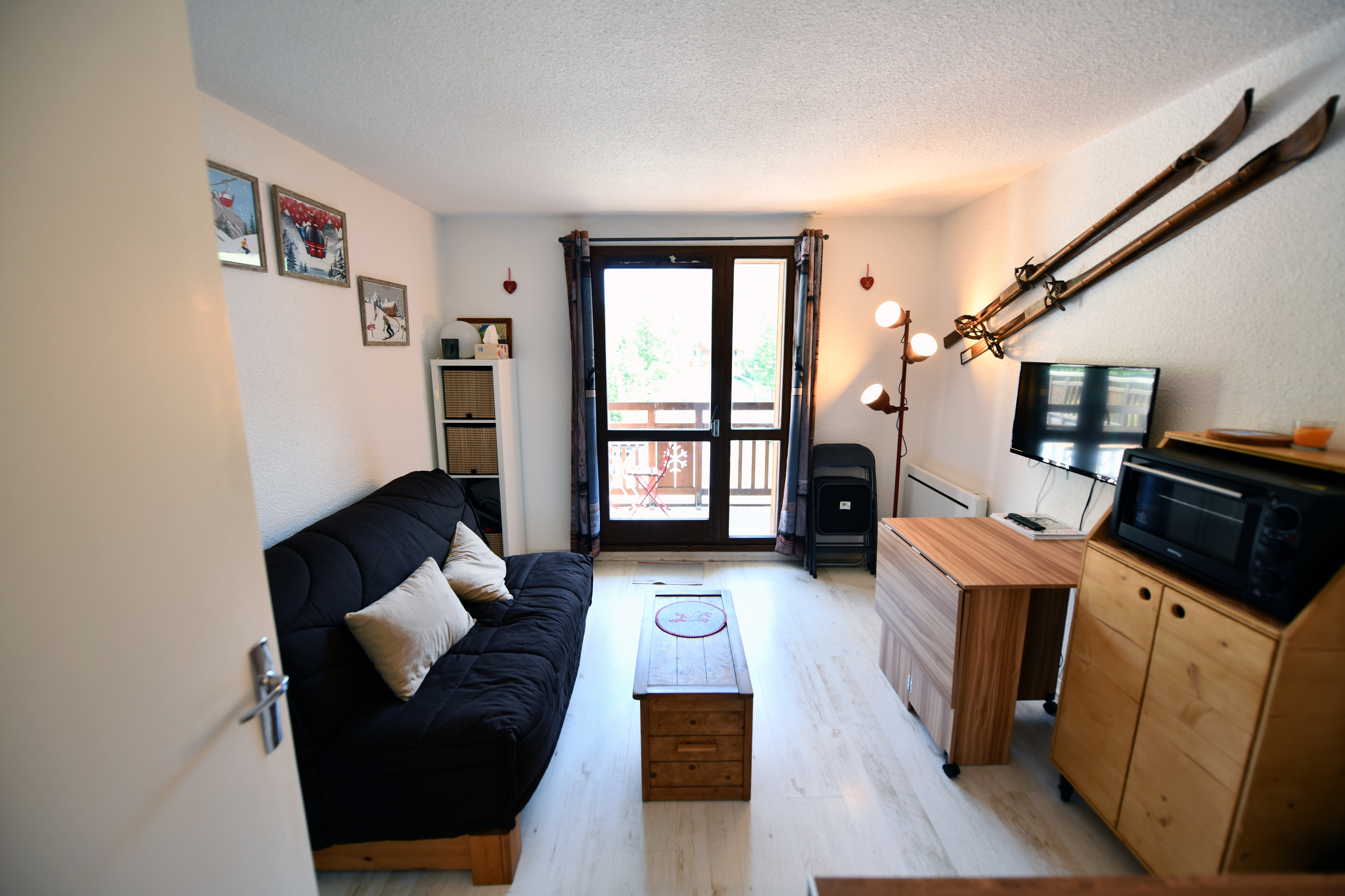 Studio avec balcon